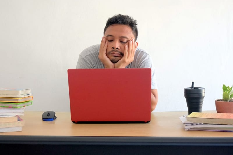 Facebook Ads Got You Yawning? Don't Let Your Creativity Hit Snooze! 5 facebook ads fatigue